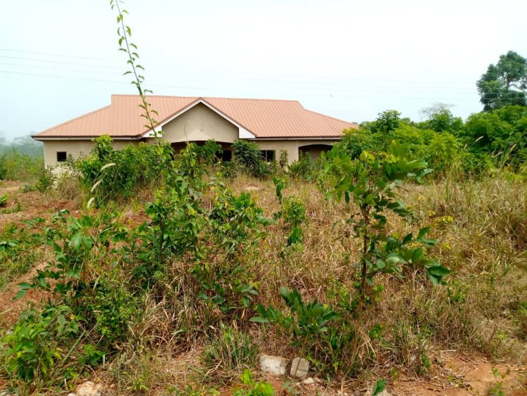 Mehame Clinic left to rot in the bush after Commissioning