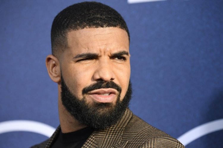 Drake Announces New Music, Fans Go Wild