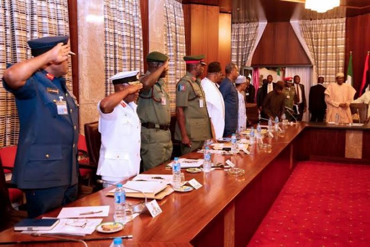 President Buhari Holds Closed-Door Meeting With Security Chiefs