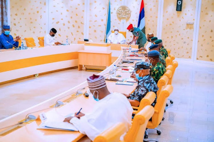 President Buhari Reconvenes Security Meeting At Presidential Villa