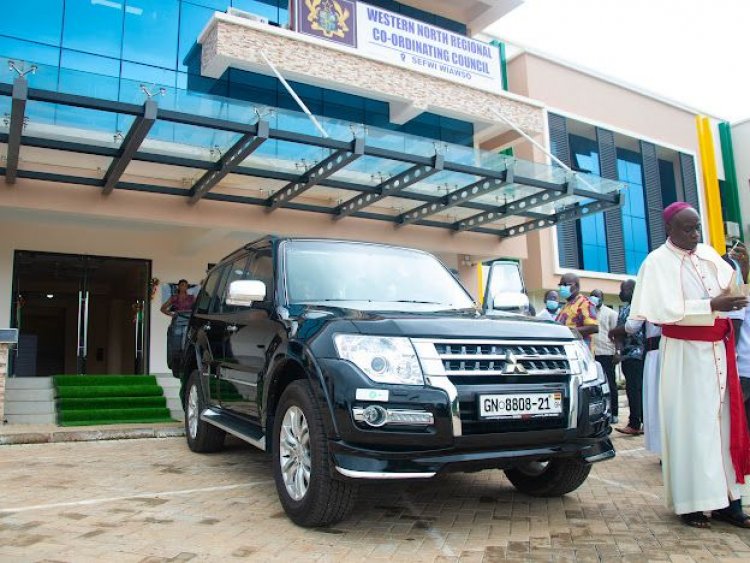 Nana Akufo-Addo Donates Brand New Car to Sefwi-Wiawso Anglican Diocese