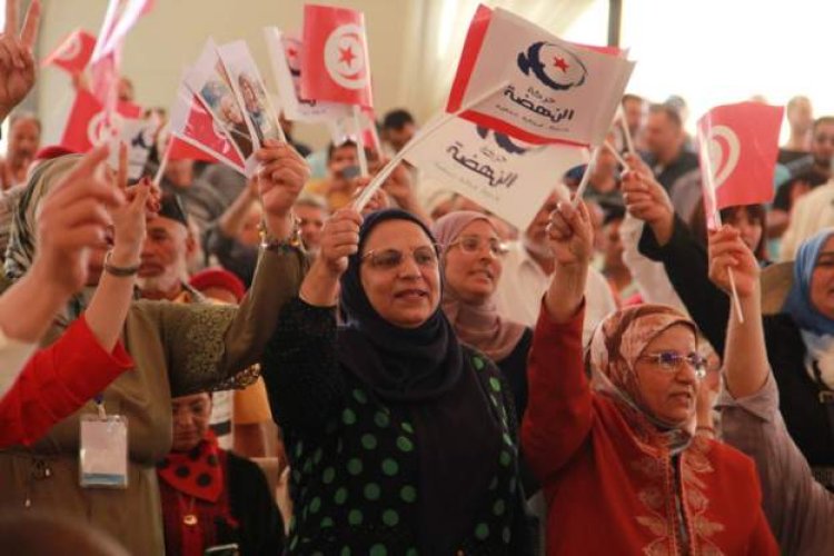 Tunisia's Islamist party urges referendum boycott