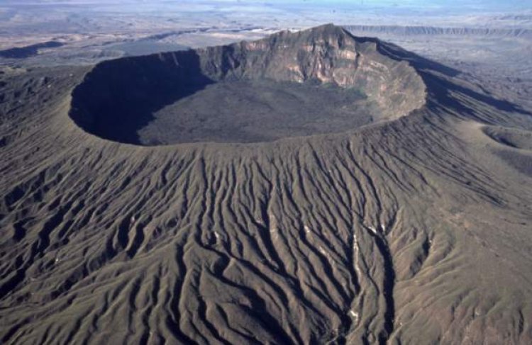 Fire consumes a section of Kenya's Mount Longonot