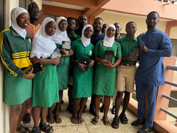 Ten Students Of Anum Apapam SHS Benefits Of Tablets From NDC South Africa Chapter!
