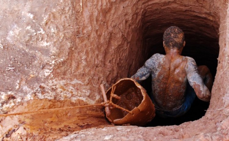 Breaking New: Hundreds Of Galamseyers Trapped In AngloGold Ashanti Obuasi Mine Amidst Fear And Panic