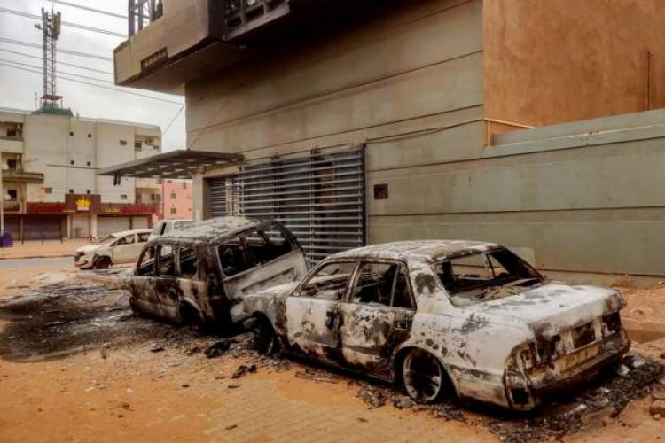 Rocket attack kills 17 in Sudan market - medics