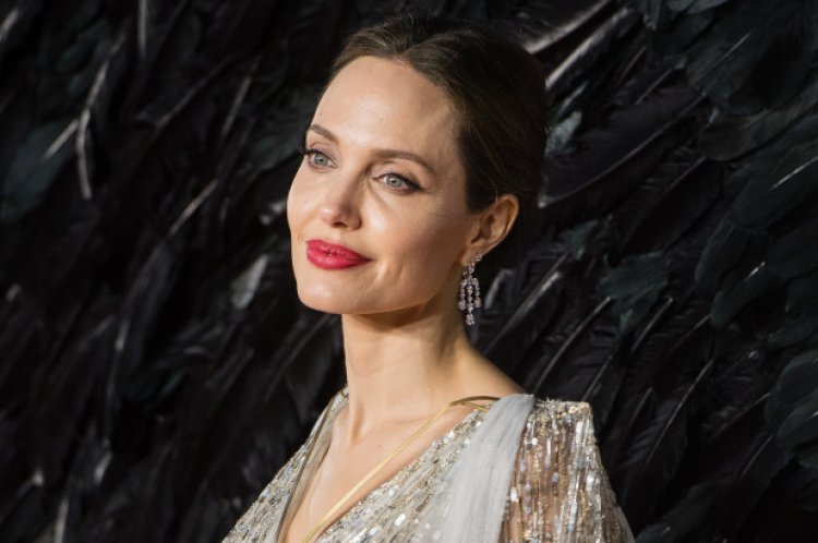 Angelina Jolie depicts Hollywood as 'shallow' and 'not a sound spot.