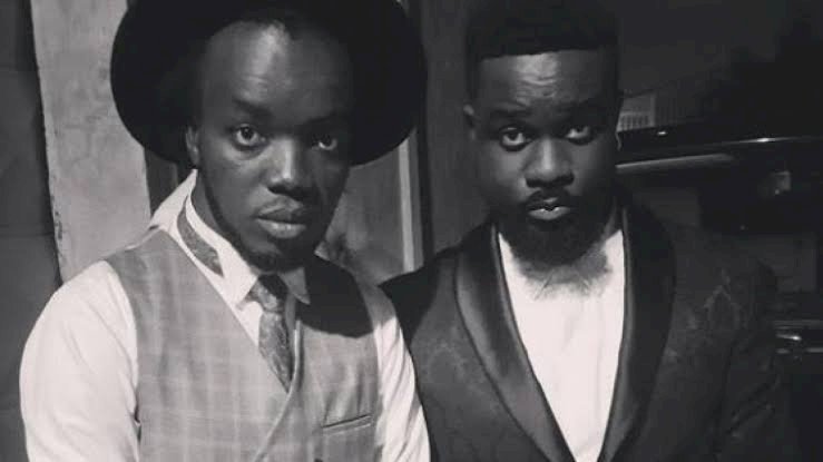 “We are dead” Sarkodie Exclaims as Akwaboah loses all his songs in Laptop Accident