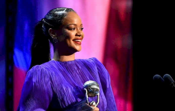 Rihanna Becomes world’s Richest Female Musician with huge £468m fortune.