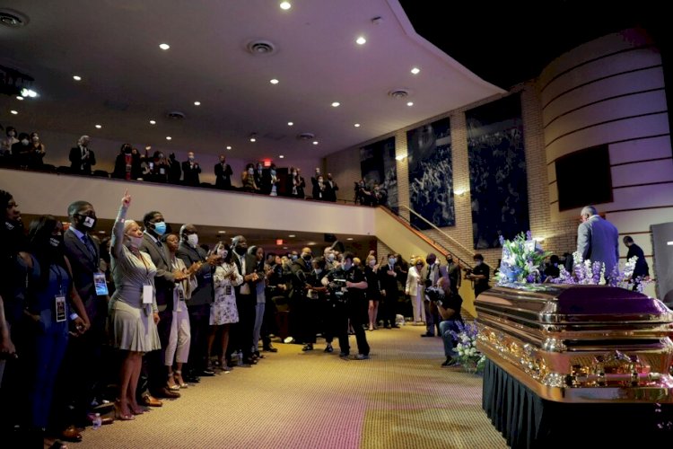 Hundreds gather for George Floyd memorial in Minneapolis